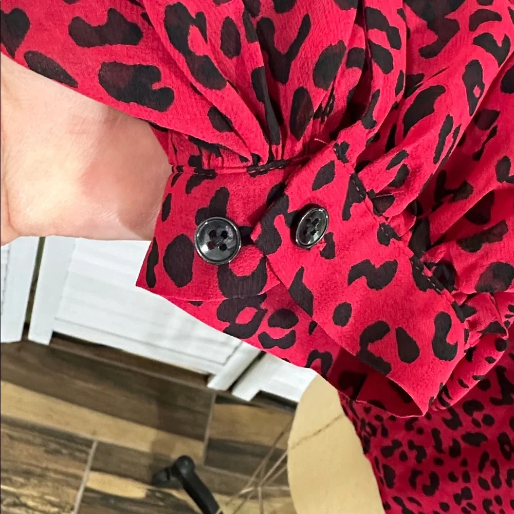 Chico’s Red Leopard Tie-Neck Blouse Size 3 (16) XL - Picture 11 of 16